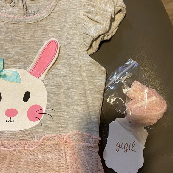 Gigil kid onesie with attached ruffle skirt - Picture 5 of 15